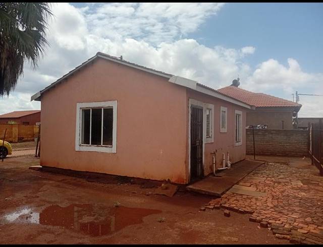 2 BEDROOM HOUSE FOR SALE IN SOSHANGUVE SOUTH